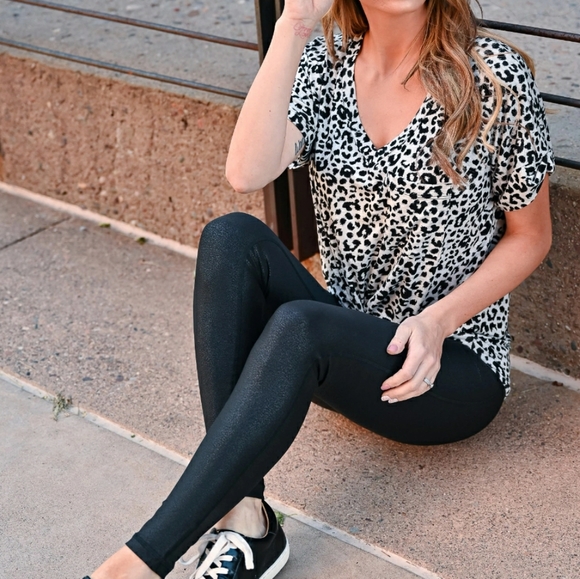 Closet Candy Boutique Tops - Leopard Top - Heather Grey